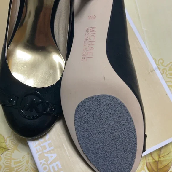 Michael Kors heels - Picture 2 of 4